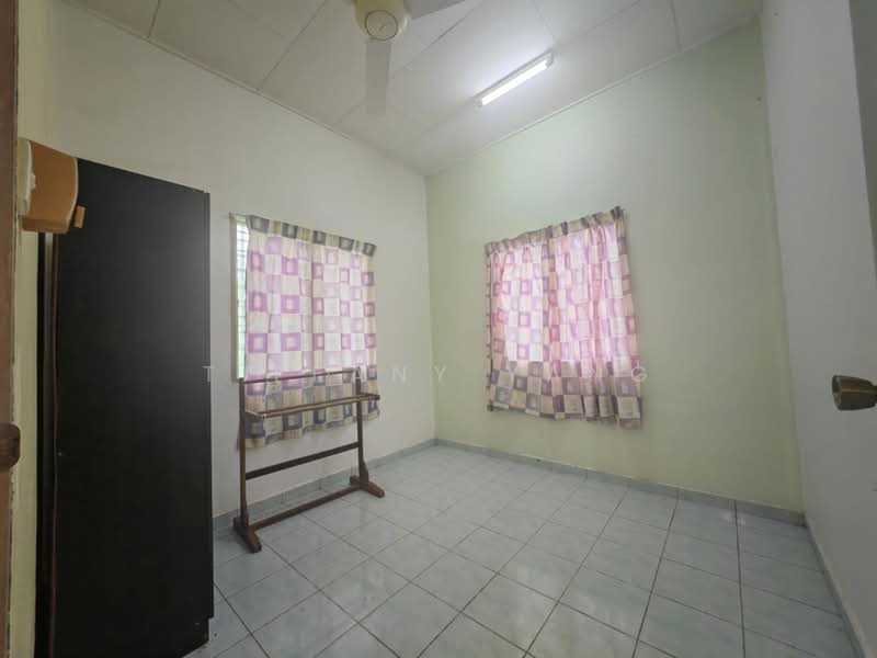 Rumah Berkembar untuk Dijual di Taman Bukit Bujang (Kuala Kubu Bharu) - Tiffany Yang - Bilik Tidur - PropertyGuru.com.my