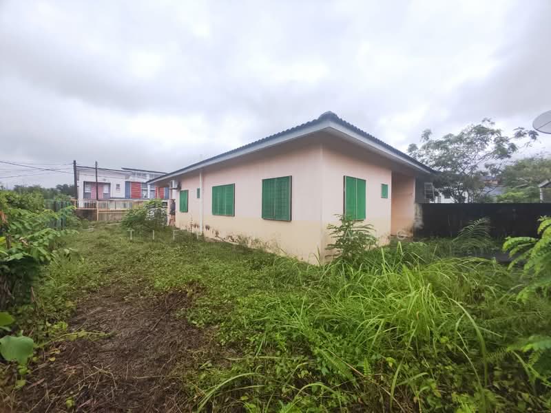 Rumah Berkembar untuk Dijual di Taman Bukit Bujang (Kuala Kubu Bharu) - Tiffany Yang - Semi D Extra land - PropertyGuru.com.my