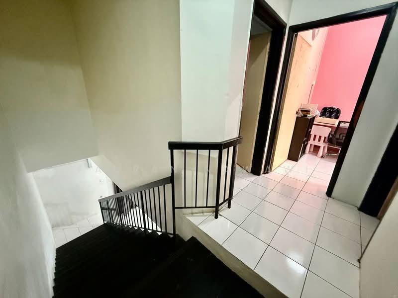 Rumah Teres 2 Tingkat untuk Dijual di Seri Kembangan (Selangor) - Fauran Nawawi - Corridor - PropertyGuru.com.my