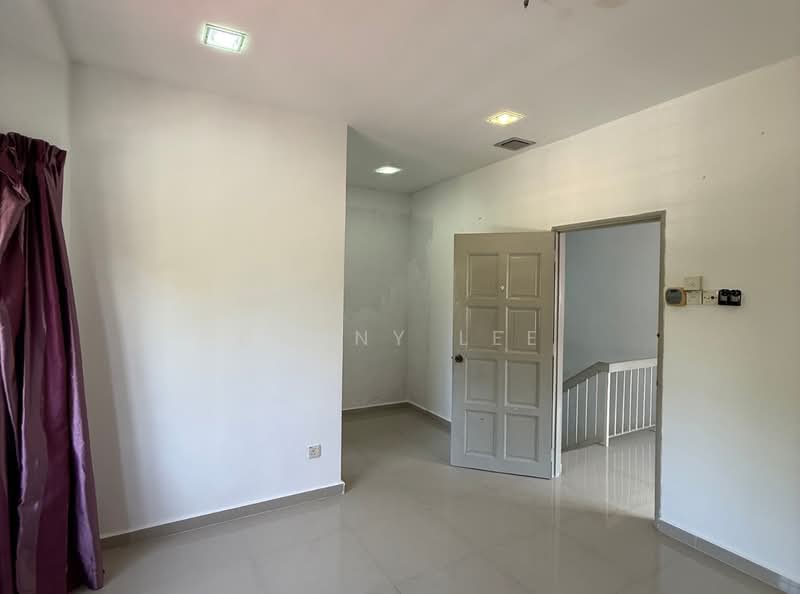Rumah Teres 2 Tingkat untuk Dijual di Bandar Putra Permai (Seri Kembangan) - Danny Lee - Interior - PropertyGuru.com.my
