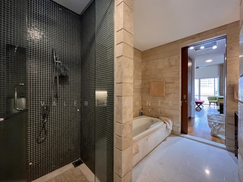 Kondominium untuk Dijual di Dua Residency - Valerie Arnesto - Primary Bathroom - PropertyGuru.com.my