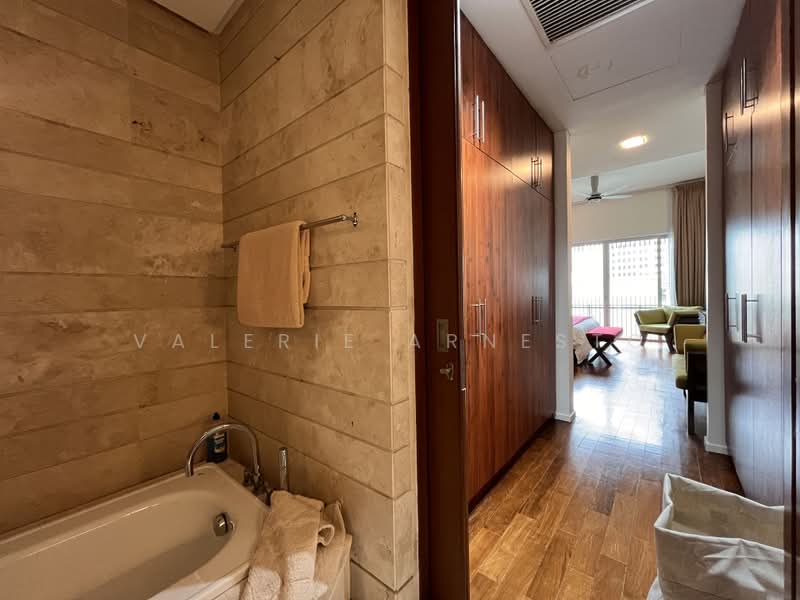 Kondominium untuk Dijual di Dua Residency - Valerie Arnesto - Primary Bathroom - PropertyGuru.com.my