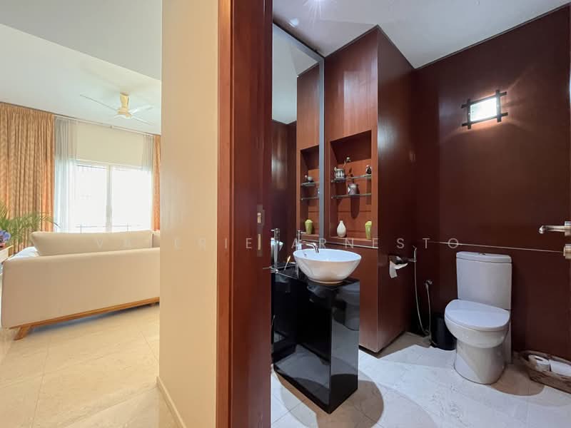 Kondominium untuk Dijual di Dua Residency - Valerie Arnesto - Bathroom - PropertyGuru.com.my