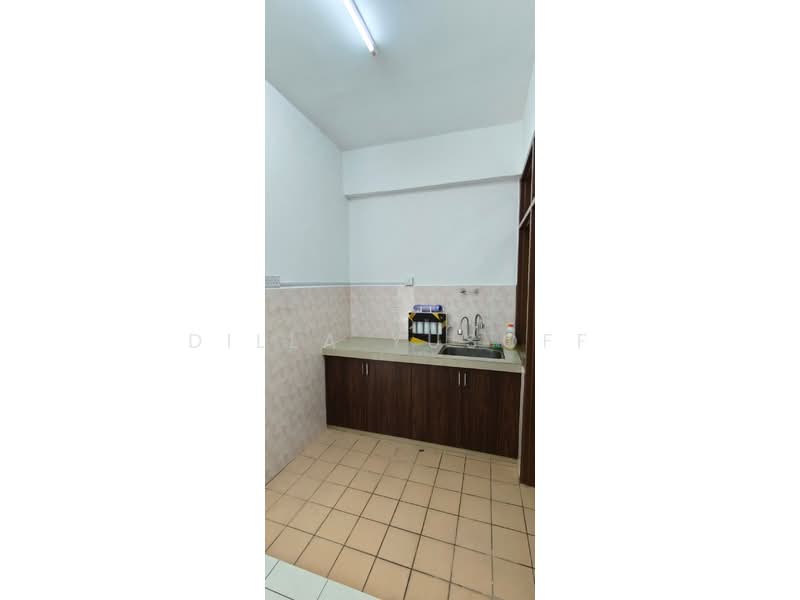 Pangsapuri untuk Disewa di Kelompok Rajawali Apartment - DILLA YUSOFF - Kitchen - PropertyGuru.com.my