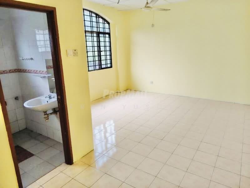 2-storey Terraced House for Rent in U5, Taman Subang Bestari (Shah Alam) - Erin Yusof - Bathroom - PropertyGuru.com.my