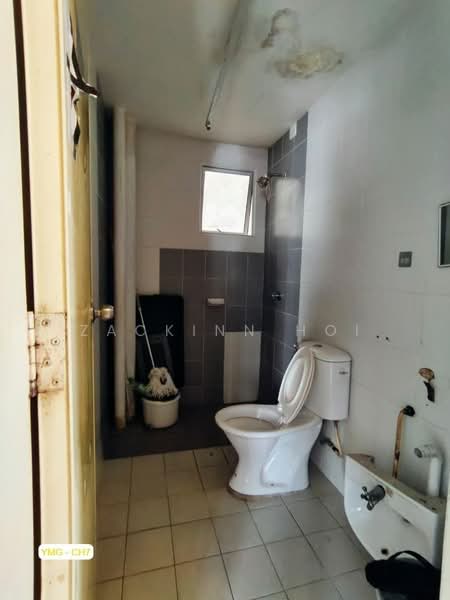 Pangsapuri untuk Dijual di Seri Intan Apartment - Zackinn Hoi - Bathroom - PropertyGuru.com.my