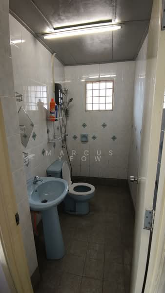 Rumah Bandar untuk Dijual di Bukit Rimau (Shah Alam) - Marcus Yeow - Bathroom - PropertyGuru.com.my
