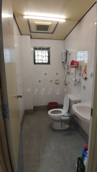 Rumah Bandar untuk Dijual di Bukit Rimau (Shah Alam) - Marcus Yeow - Bathroom - PropertyGuru.com.my