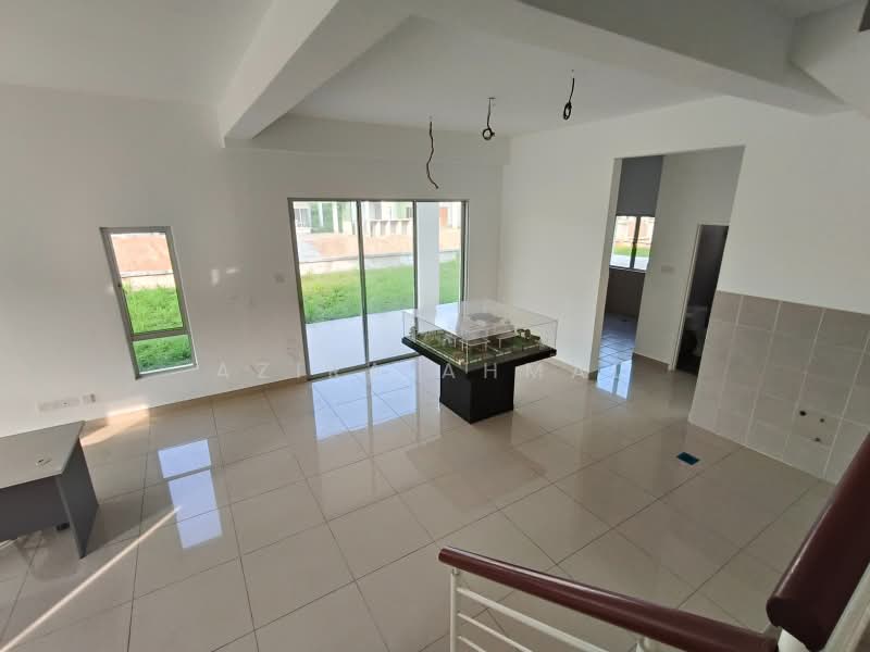 Rumah Berkembar untuk Dijual di Sepang (Selangor) - Azira Ahmad - Living Room - PropertyGuru.com.my