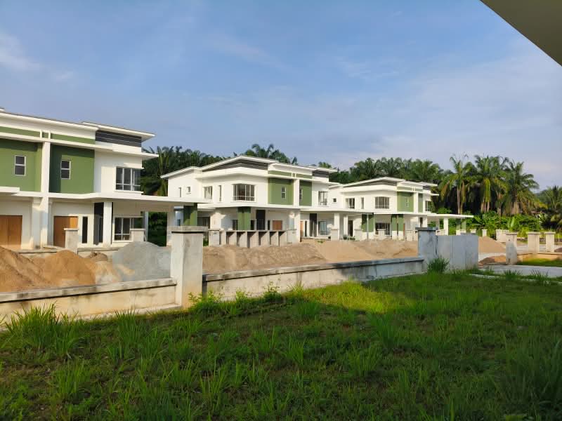 Rumah Berkembar untuk Dijual di Sepang (Selangor) - Azira Ahmad - Exterior - PropertyGuru.com.my