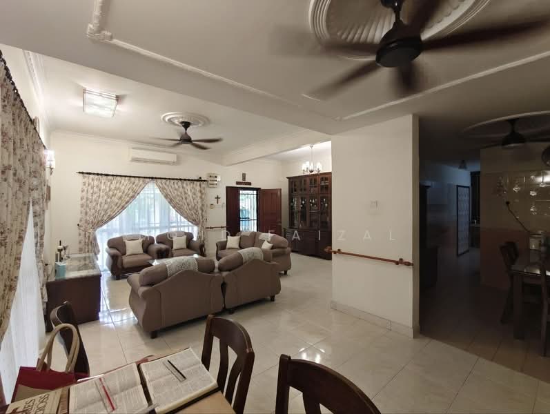 Semi-Detached House for Sale in Balakong (Selangor) - Mohd Faizal - Living Room - PropertyGuru.com.my