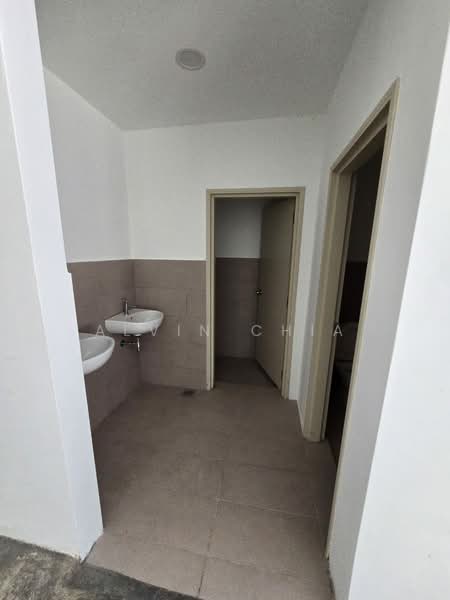 Shop / Office for Sale in Cheras (Selangor) - Alvin Chia - Bathroom - PropertyGuru.com.my