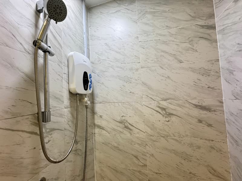 Servis Apartment untuk Disewa di Imperio Residence - Vinc Pheng - Bathroom - PropertyGuru.com.my