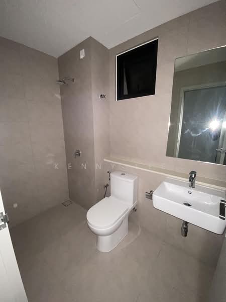 Servis Apartment untuk Dijual di Melawati : Park One - Kenny Lee - Bathroom - PropertyGuru.com.my