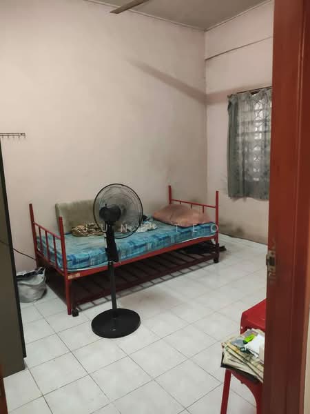 Rumah Teres 1 Tingkat untuk Dijual di Taman Ungku Tun Aminah (Skudai) - June Teo - Bedroom - PropertyGuru.com.my