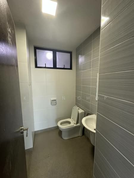 Servis Apartment untuk Dijual di Sky Oasis Residence (Pangsapuri Oasis 1) - Kelvin Chop - Bathroom - PropertyGuru.com.my