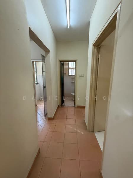 Apartment for Sale at Lake View Suites - Daniel Yong - Corridor - PropertyGuru.com.my