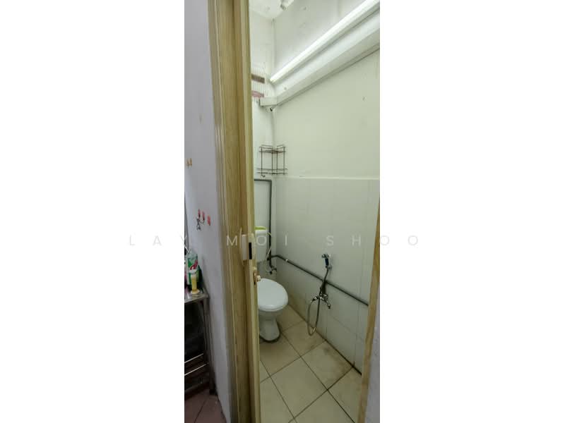 Pejabat untuk Disewa di Taman Sri Gombak Fasa 1 (Gombak) - Lay Moi Shoo - Bathroom - PropertyGuru.com.my