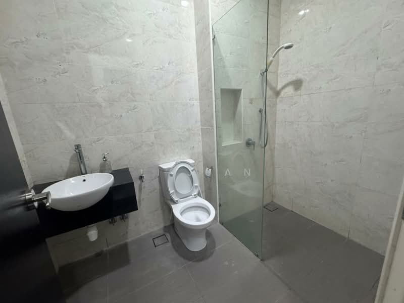 Cluster House for Sale in Taman Ekoflora (Johor Bahru) - Li Juan - Bathroom - PropertyGuru.com.my