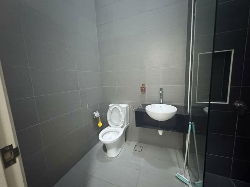 Cluster House for Sale in Taman Ekoflora (Johor Bahru) - Li Juan - Bathroom - PropertyGuru.com.my