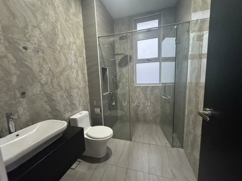 Cluster House for Sale in Taman Ekoflora (Johor Bahru) - Li Juan - Bathroom - PropertyGuru.com.my