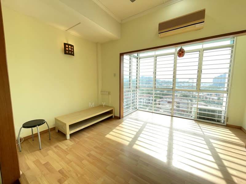 Pangsapuri untuk Dijual di Greenhills Ideal Heights - MY Loh - Living Room - PropertyGuru.com.my
