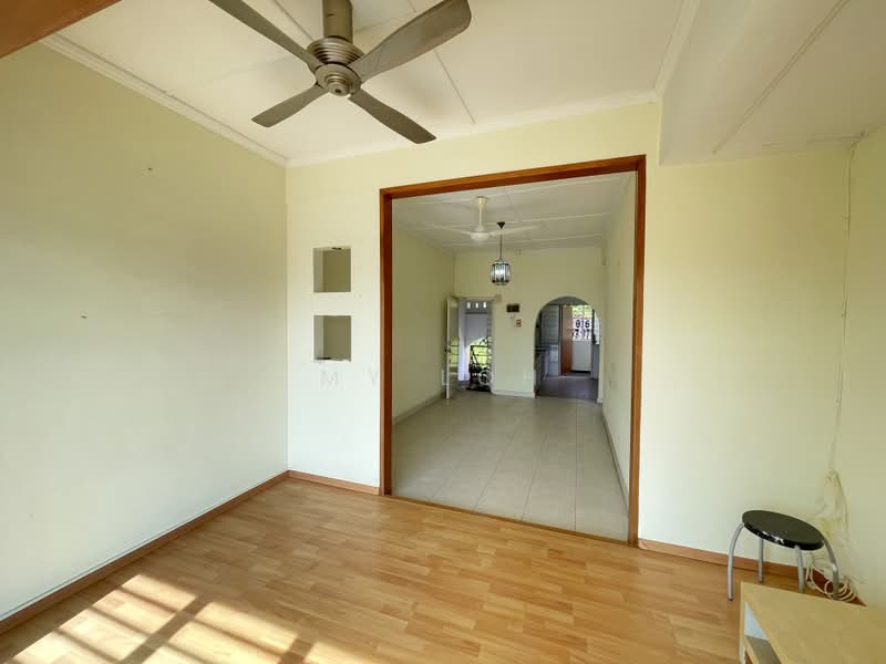 Pangsapuri untuk Dijual di Greenhills Ideal Heights - MY Loh - Living Room - PropertyGuru.com.my