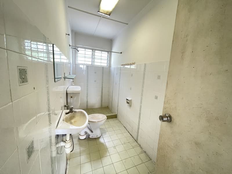 Pangsapuri untuk Dijual di Greenhills Ideal Heights - MY Loh - Bathroom - PropertyGuru.com.my