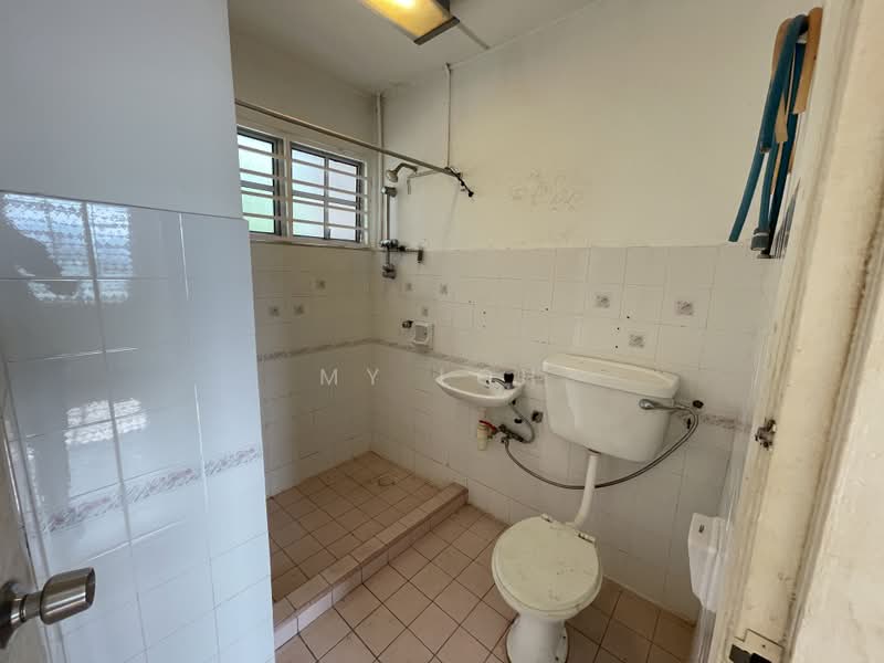 Pangsapuri untuk Dijual di Greenhills Ideal Heights - MY Loh - Bathroom - PropertyGuru.com.my