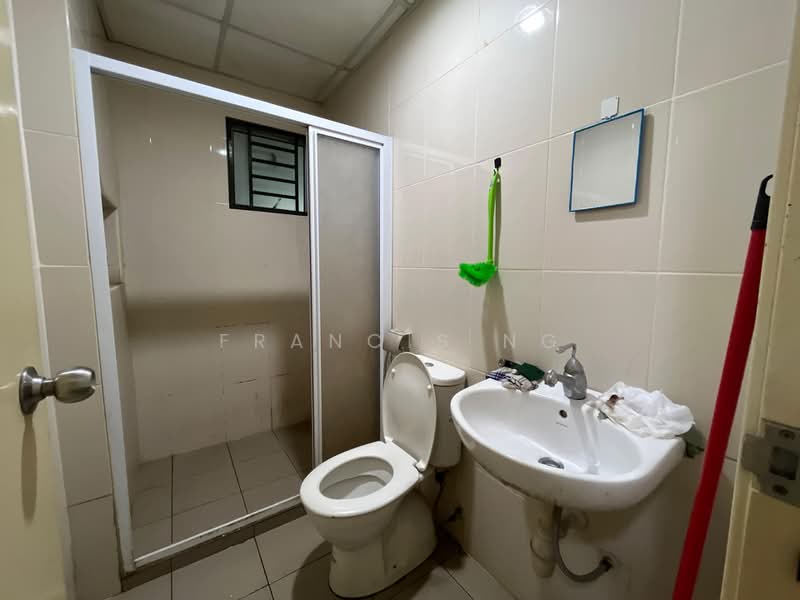Servis Apartment untuk Dijual di OUG Parklane - Francis Ng - Bathroom - PropertyGuru.com.my