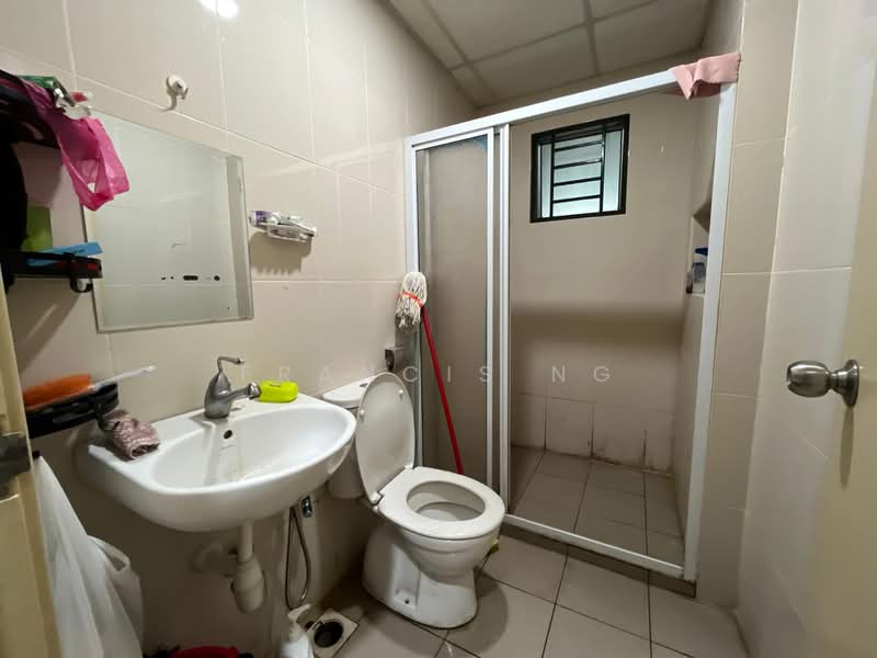 Servis Apartment untuk Dijual di OUG Parklane - Francis Ng - Bathroom - PropertyGuru.com.my