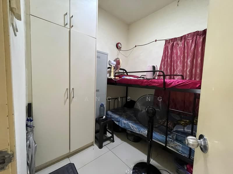 Servis Apartment untuk Dijual di OUG Parklane - Francis Ng - Bedroom - PropertyGuru.com.my
