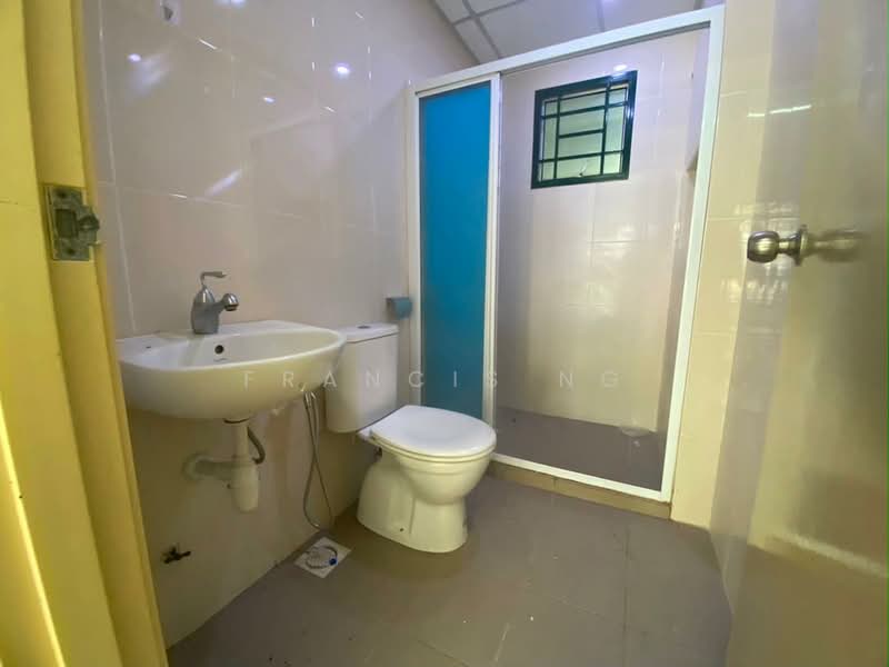 Service Residence for Sale at OUG Parklane - Francis Ng - Bathroom - PropertyGuru.com.my