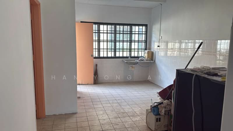 2-storey Terraced House for Sale in Bandar Putra (Kulai) - Han Yong Ang - Kitchen - PropertyGuru.com.my