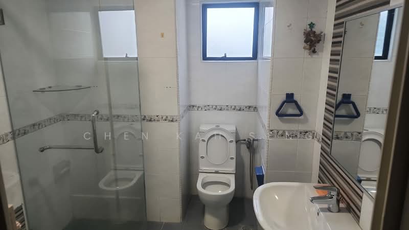 Condominium for Rent at Maxwell Towers - Chen Kah Seng - Bathroom - PropertyGuru.com.my