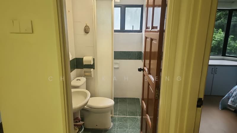 Condominium for Rent at Maxwell Towers - Chen Kah Seng - Bathroom - PropertyGuru.com.my