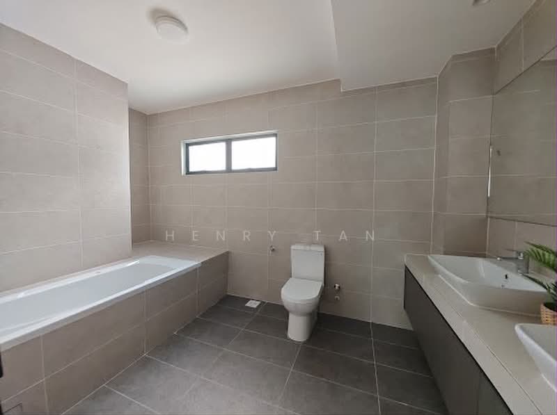 Rumah Teres 3 Tingkat untuk Dijual di Petaling Jaya (Selangor) - Henry Tan - Bathroom - PropertyGuru.com.my