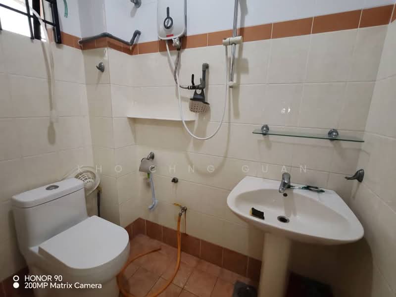 Rumah Teres 2 Tingkat untuk Disewa di BANDAR PUCHONG JAYA (Puchong) - Kho Chng Guan - Bathroom - PropertyGuru.com.my