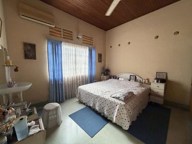 Bungalow House for Sale in Seksyen 11 (Petaling Jaya) - Jack Chong - Bedroom - PropertyGuru.com.my
