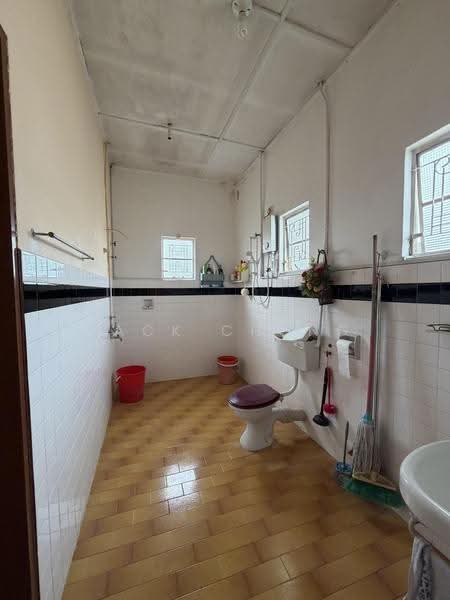 Bungalow House for Sale in Seksyen 11 (Petaling Jaya) - Jack Chong - Bathroom - PropertyGuru.com.my