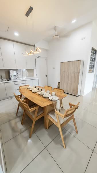 Kondominium untuk Disewa di Waltz Residences - Chun Wai Ho - Dining Room - PropertyGuru.com.my