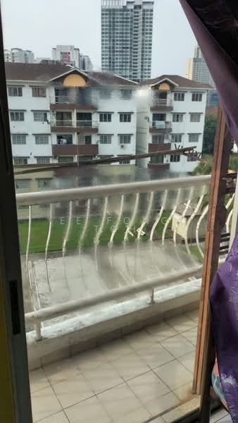 Pangsapuri untuk Dijual di Sri Kenari Apartment - Ee Fong Toh - Balcony - PropertyGuru.com.my