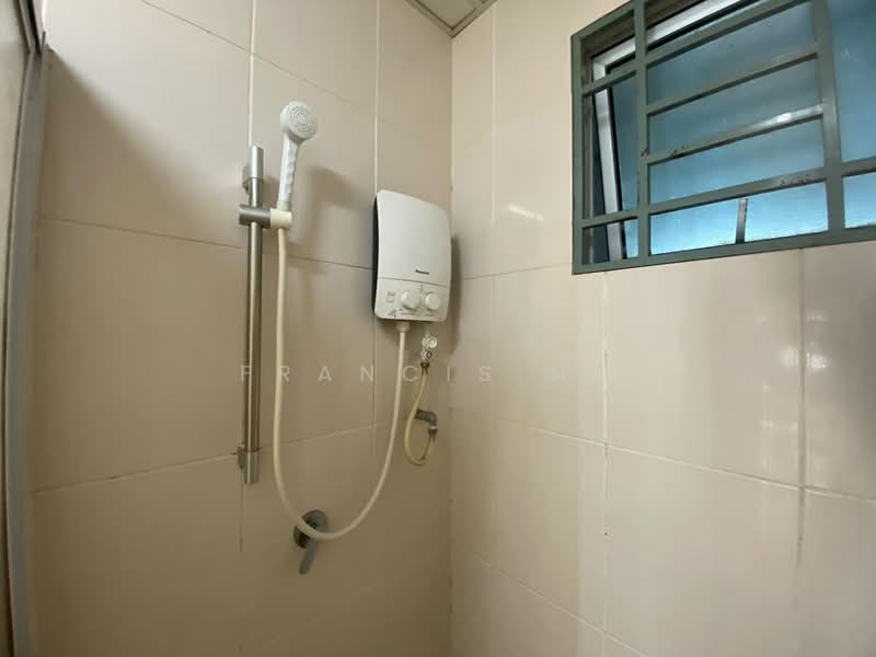 Servis Apartment untuk Dijual di OUG Parklane - Francis Ng - Bathroom - PropertyGuru.com.my