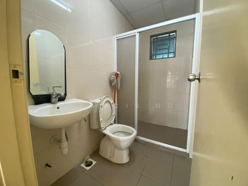 Servis Apartment untuk Dijual di OUG Parklane - Francis Ng - Bathroom - PropertyGuru.com.my
