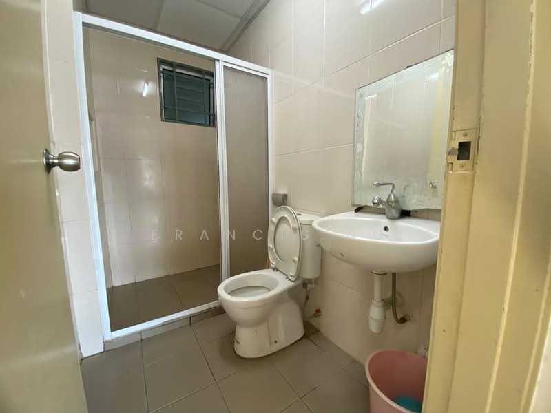 Servis Apartment untuk Dijual di OUG Parklane - Francis Ng - Bathroom - PropertyGuru.com.my