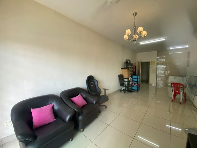 Servis Apartment untuk Dijual di OUG Parklane - Francis Ng - Living Room - PropertyGuru.com.my