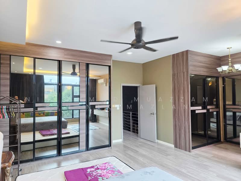 Rumah Teres 2 Tingkat untuk Dijual di Taman Cahaya Alam (Shah Alam) - Nik Ahmad Muazzam Bin Nik Mazlan - Bedroom - PropertyGuru.com.my