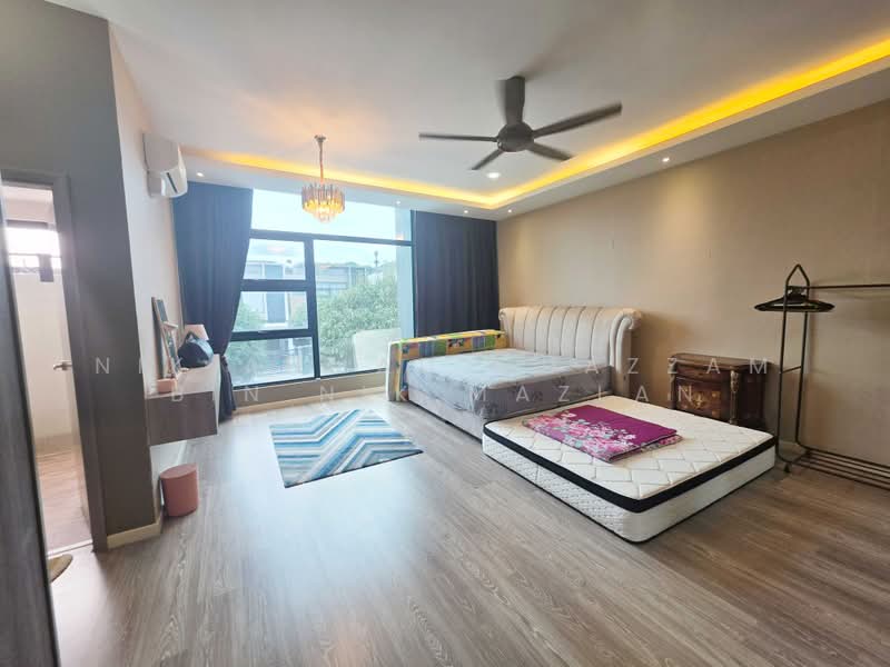 Rumah Teres 2 Tingkat untuk Dijual di Taman Cahaya Alam (Shah Alam) - Nik Ahmad Muazzam Bin Nik Mazlan - Bedroom - PropertyGuru.com.my