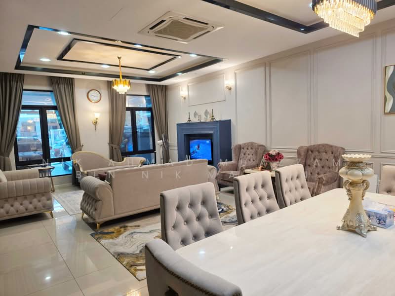 Rumah Teres 2 Tingkat untuk Dijual di Taman Cahaya Alam (Shah Alam) - Nik Ahmad Muazzam Bin Nik Mazlan - Living Room - PropertyGuru.com.my