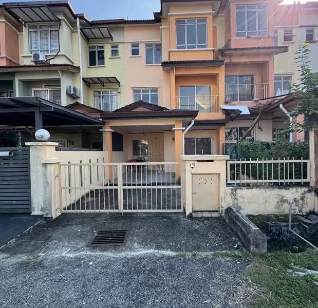 2.5-storey Terraced House for Sale in Taman Puncak Jalil (Seri Kembangan) - Matthew Wong - Exterior - PropertyGuru.com.my